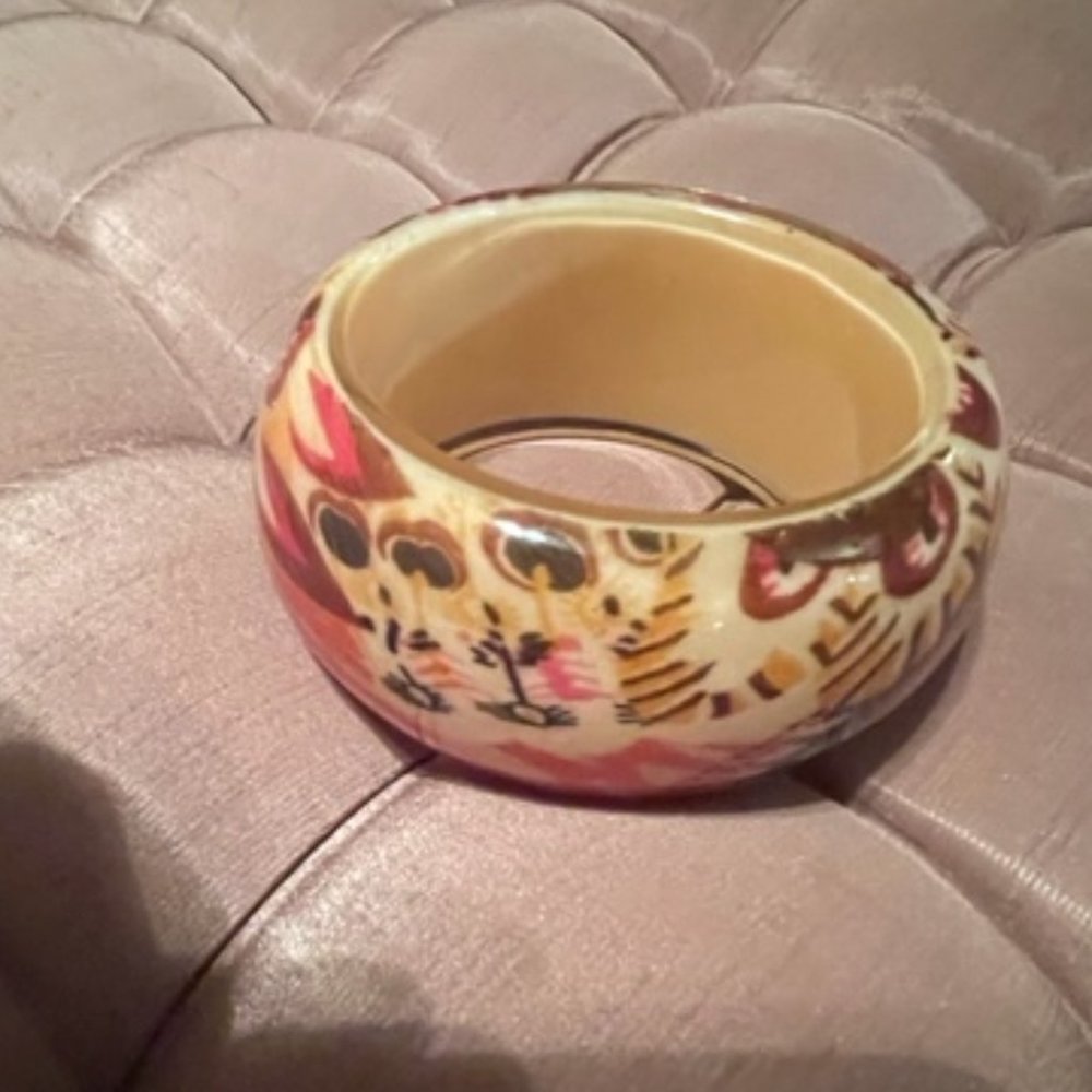 Wide print resin bangle